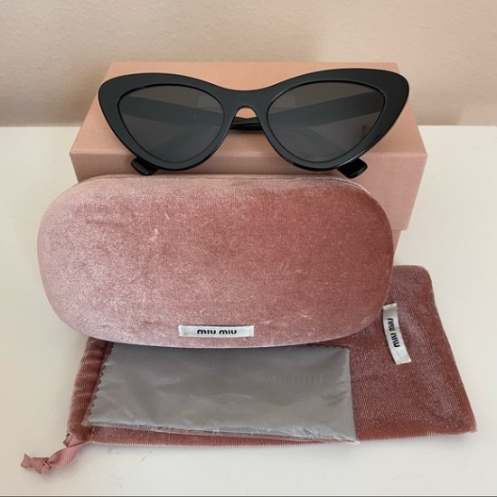 MIU MIU